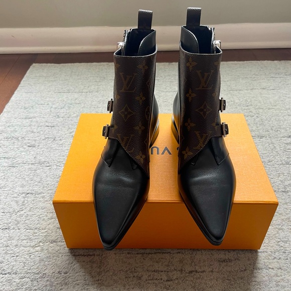 LOUIS VUITTON - NEW Jumble Flat Ankle Boots Leather and Monogram Canvas. - Picture 10 of 10